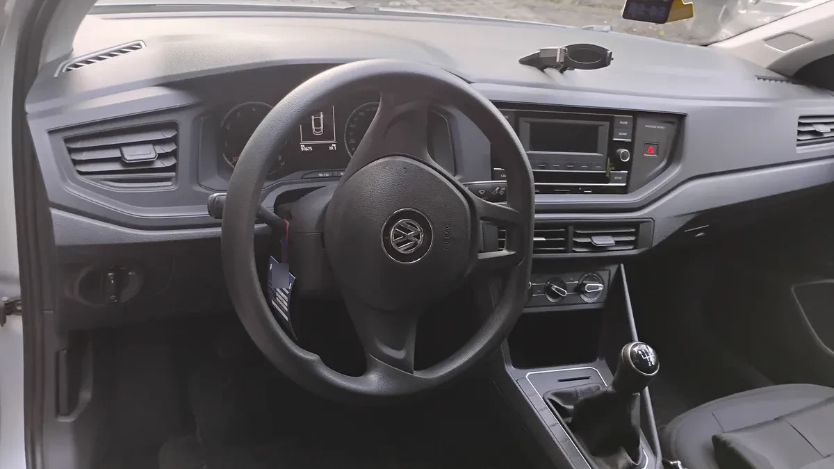 VOLKSWAGEN VIRTUS 1.6 Trendline Mt año 2021