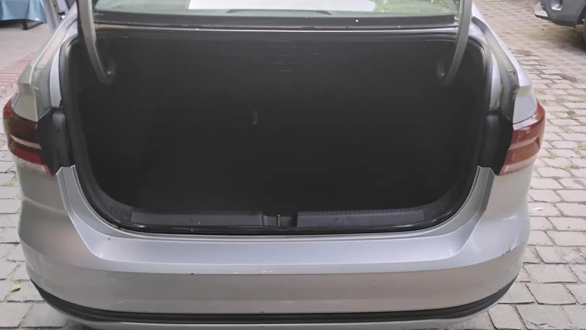 VOLKSWAGEN VIRTUS 1.6 Trendline Mt año 2021