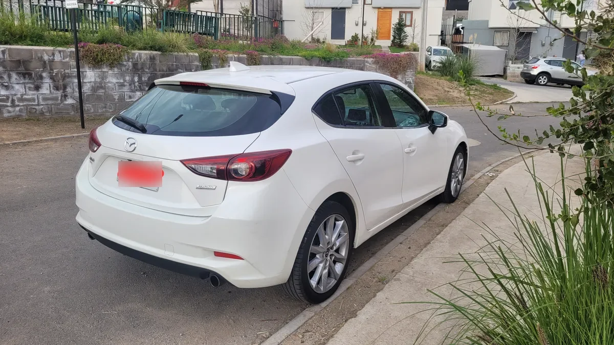 MAZDA MAZDA3 2.0l V Mt año 2018