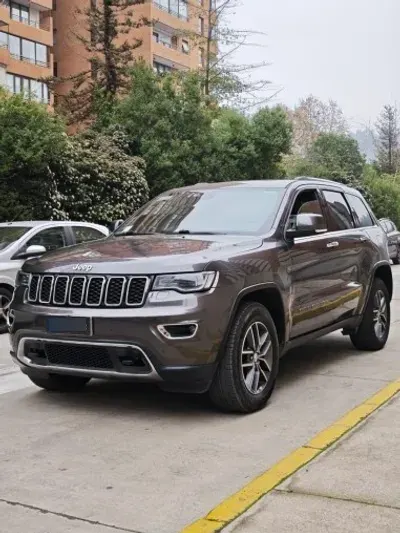JEEP GRAND CHEROKEE 3.6 Limited Lx At 4x4 año 2018