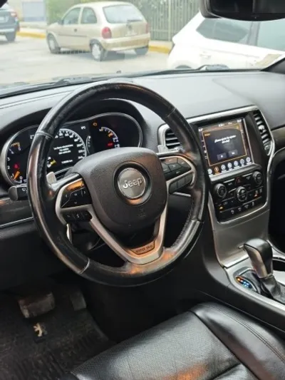 JEEP GRAND CHEROKEE 3.6 Limited Lx At 4x4 año 2018