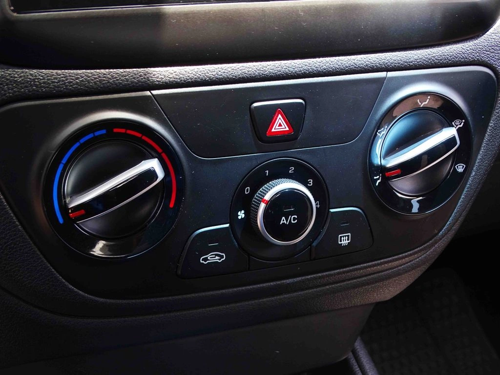 Hyundai Accent 1.6 año 2023