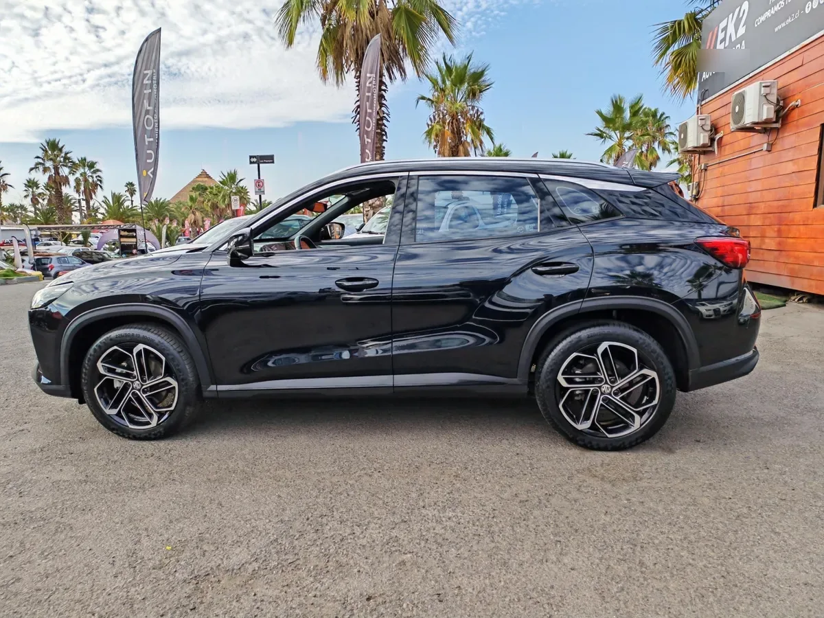 Mg One 1.5 Dlx At año 2023