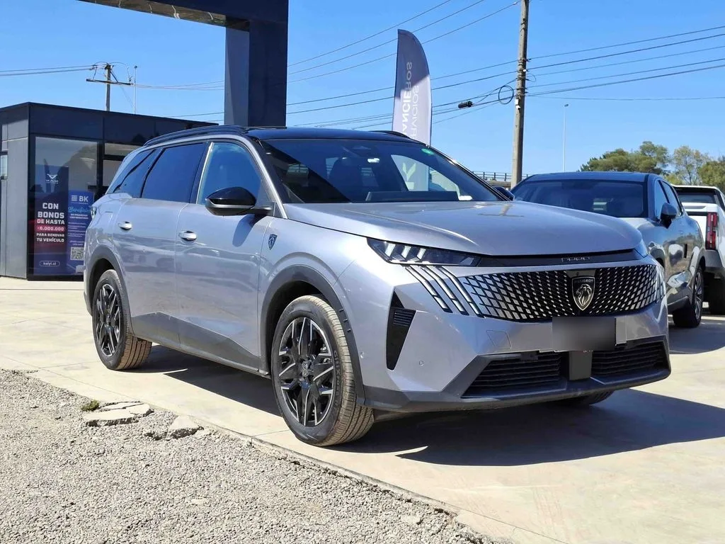 Peugeot 5008 Gt año 2025