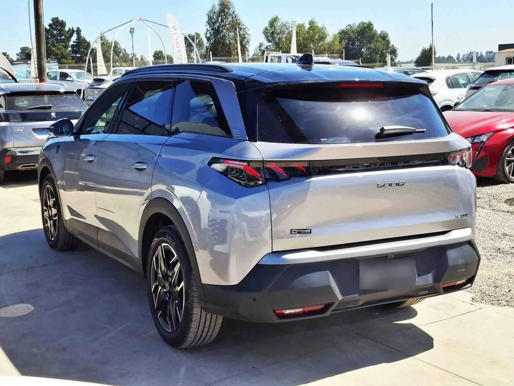 Peugeot 5008 Gt año 2025
