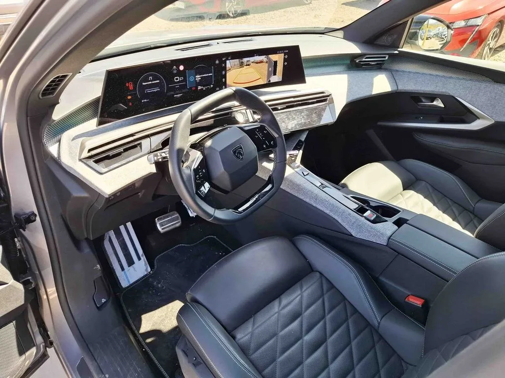 Peugeot 5008 Gt año 2025