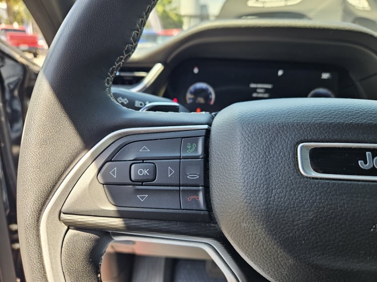 Jeep Grand Cherokee 3.6 Altitude 4x4 At año 2024