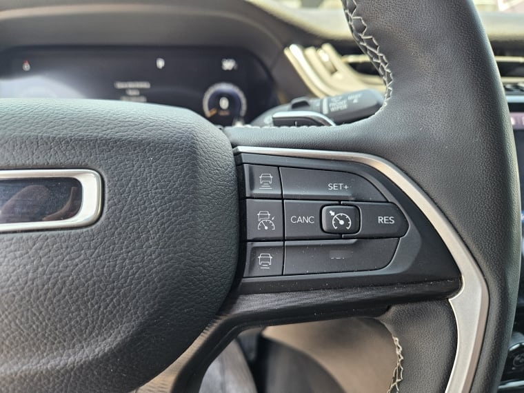Jeep Grand Cherokee 3.6 Altitude 4x4 At año 2024
