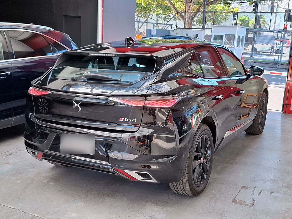 DS Automobiles 4 1.6 Performance Line año 2023
