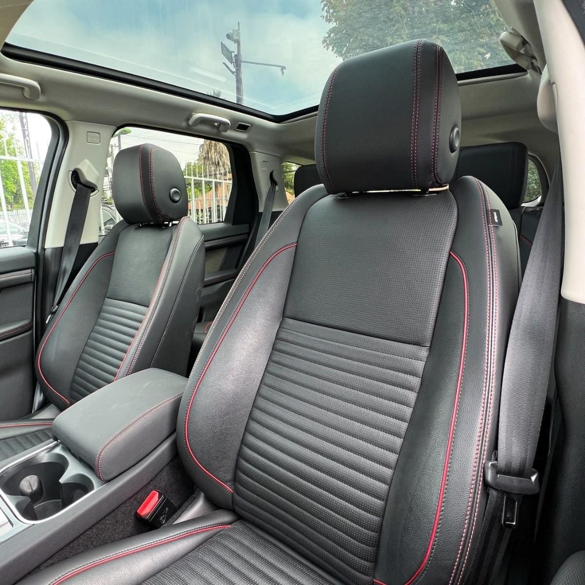 LAND ROVER DISCOVERY 2.0 I R-Dynamic S At 4x4 año 2023