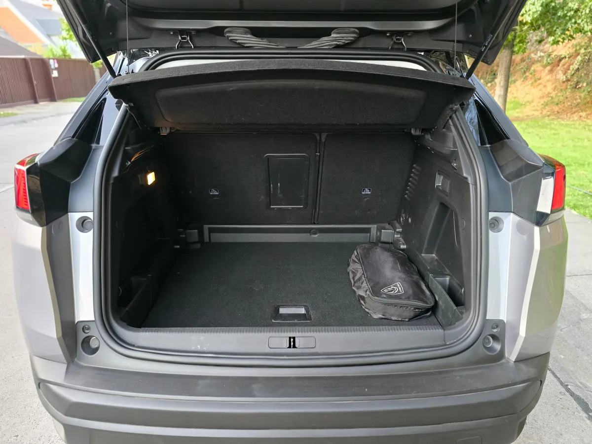 PEUGEOT 3008 1.5 Active Bluehdi 130 Mt Diesel año 2023