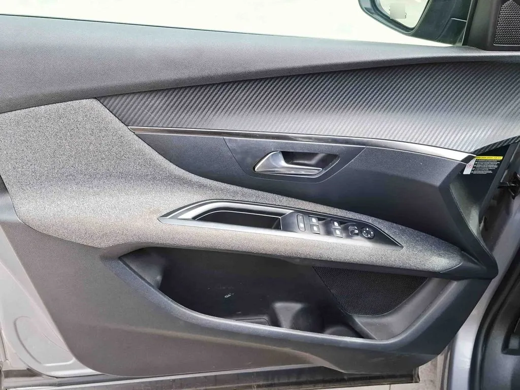 Peugeot 3008 1.2 año 2023