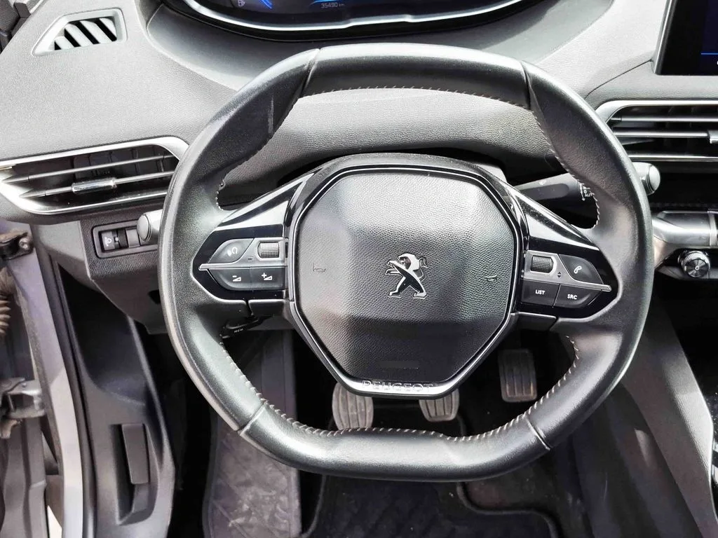 Peugeot 3008 1.2 año 2023