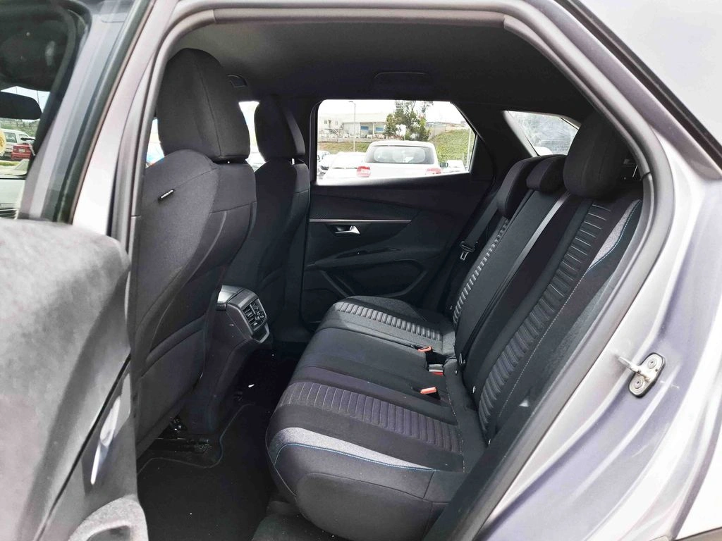 Peugeot 3008 1.2 año 2023