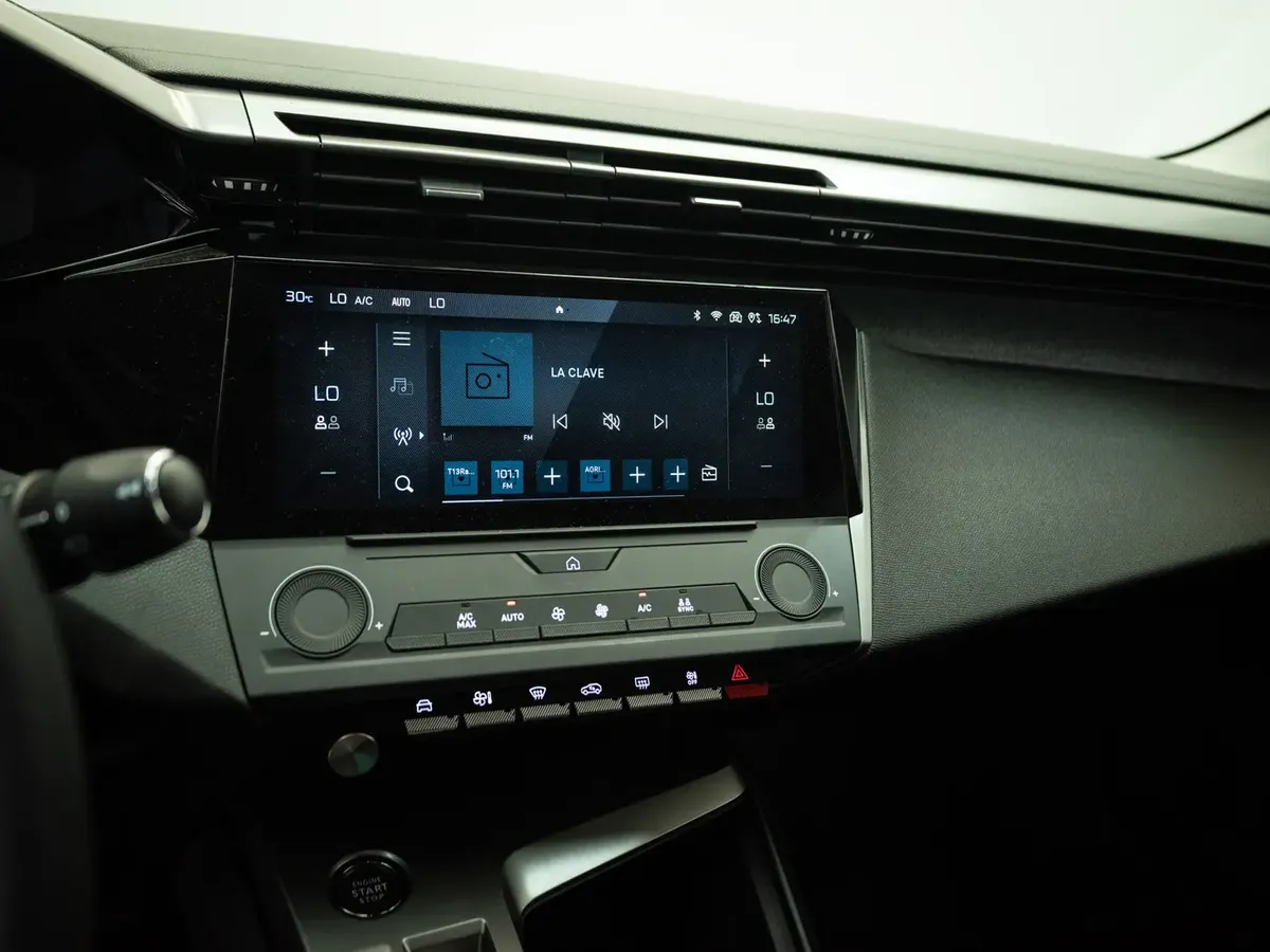 Peugeot 308 308 1.5 Allure Pack Bluehdi 130 At Diesel año 2025