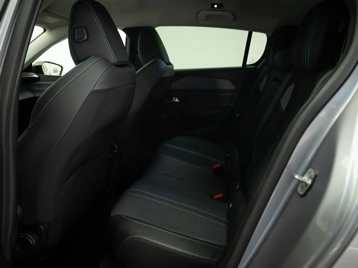 Peugeot 308 308 1.5 Allure Pack Bluehdi 130 At Diesel año 2025