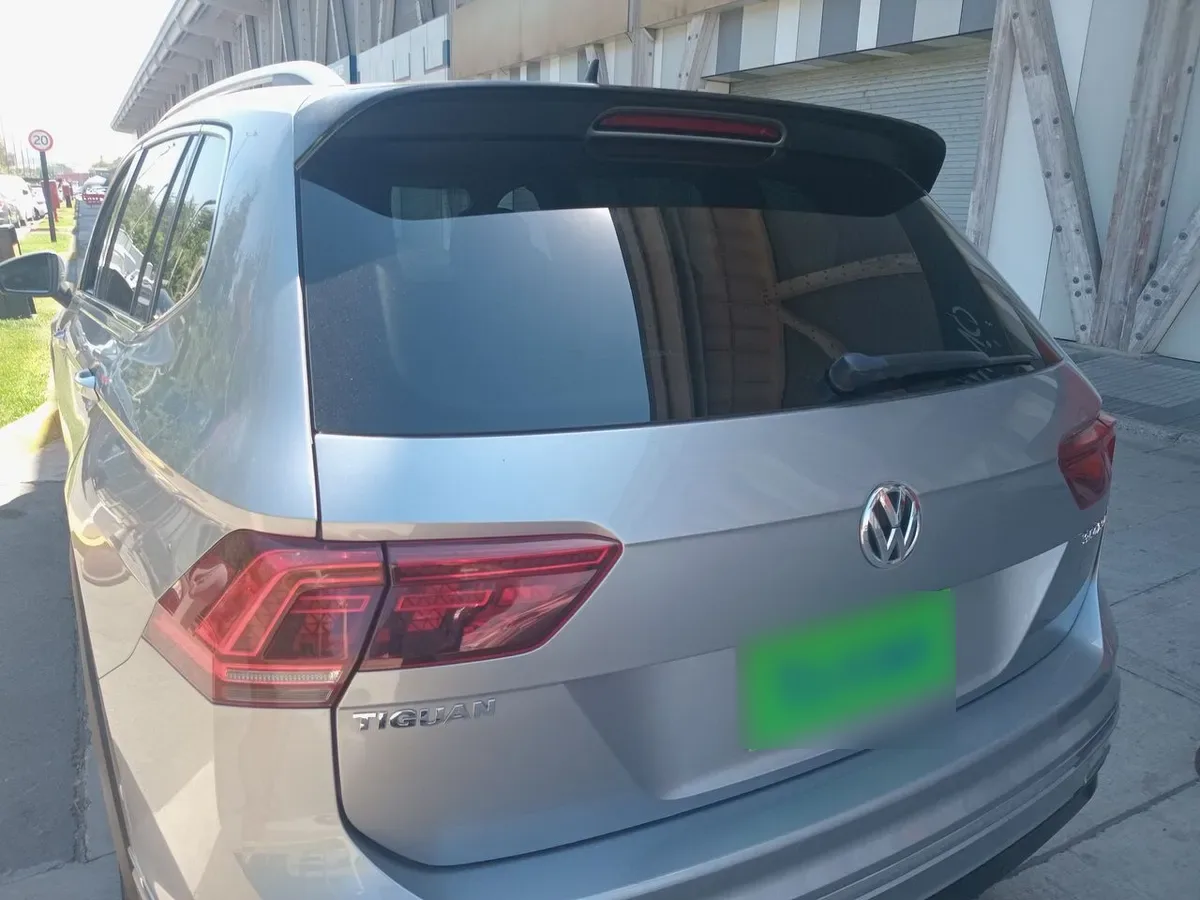 Volkswagen Tiguan 2.0 Tsi R-Line 4motion 220hp 3row At 5p año 2021