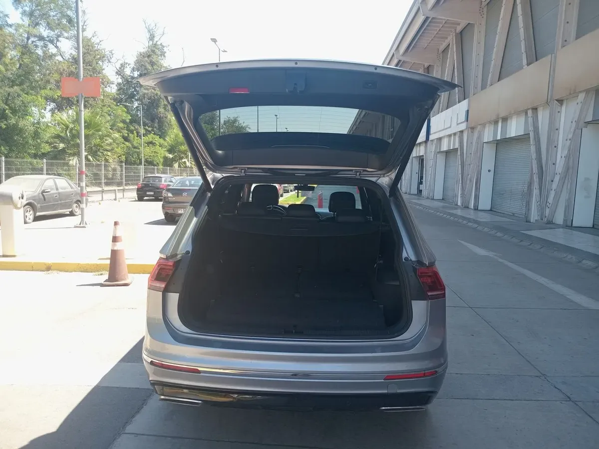 Volkswagen Tiguan 2.0 Tsi R-Line 4motion 220hp 3row At 5p año 2021