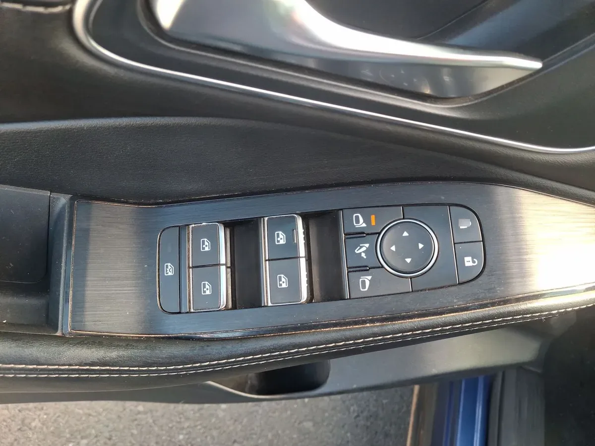 Nissan X-Trail 1.5 E-Power Exclusive Hybrid 4x4 Cvt At 5p año 2024