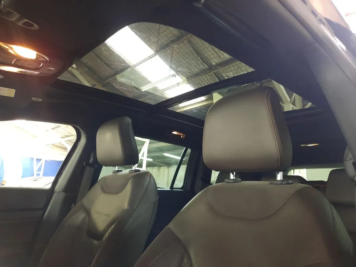 Jeep Commander 1.3t Overland T270 4x2 6at 5p año 2023