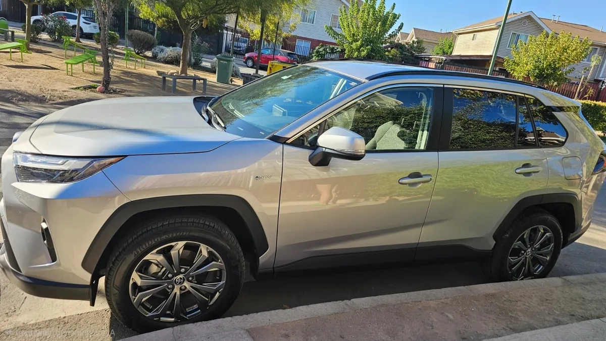 TOYOTA RAV4 2.5 Xle Hv At Hibrido año 2026