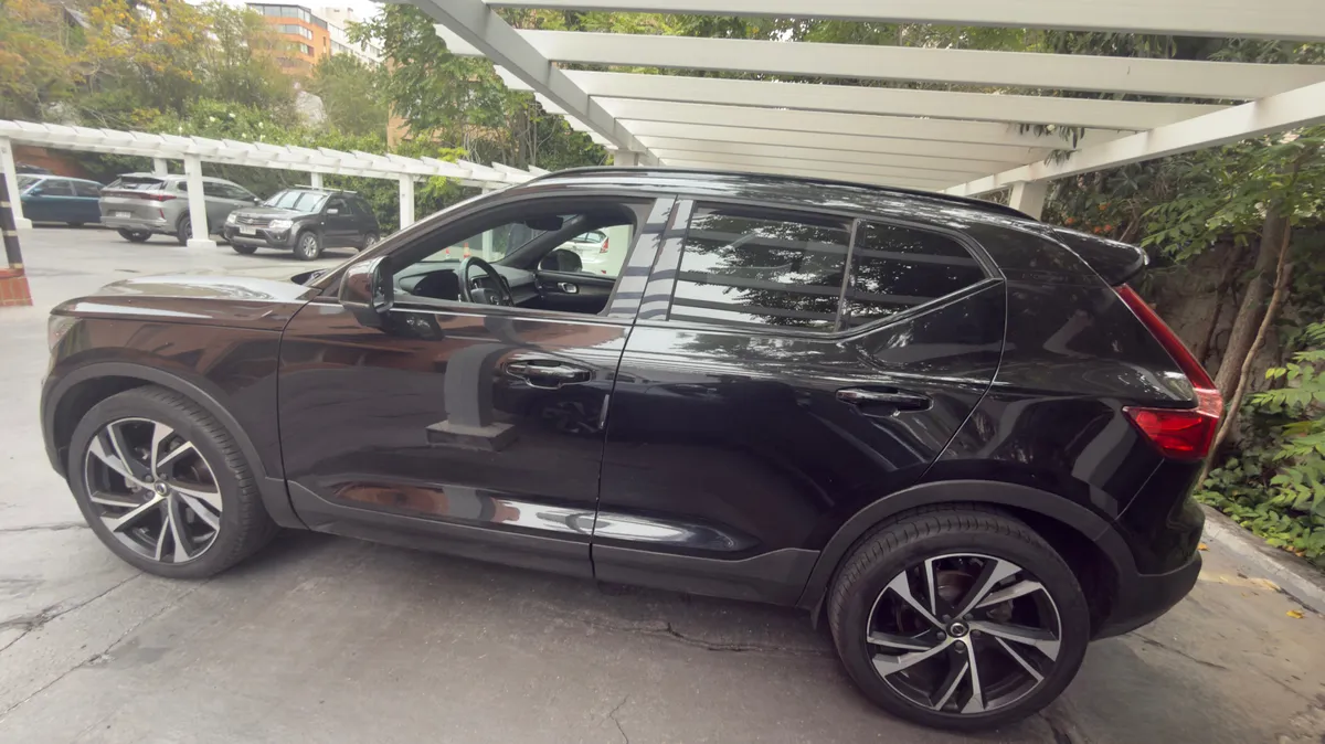 VOLVO XC40 2.0 T5 Cross Country R-Design Plus At 4x4 año 2019