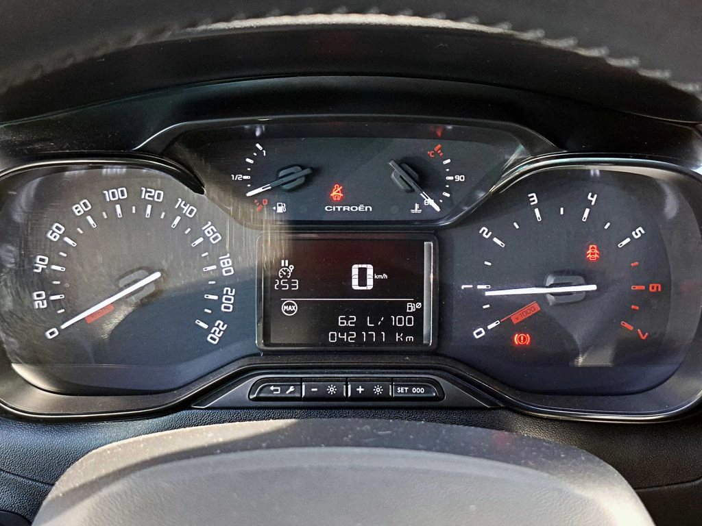 Citroen C3 1.5 Aircross Bluehdi 100 S&s Live Mt Diesel año 2024