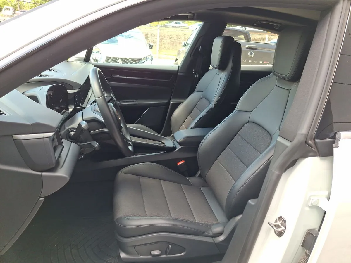 Porsche Macan Electrico 4 4x4 At 5p año 2025