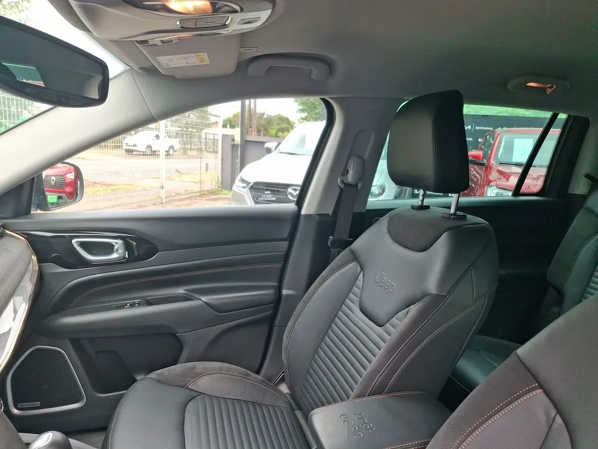 Jeep Commander 2.0t Limited Td380 Dies 4x4 9at 5p año 2025