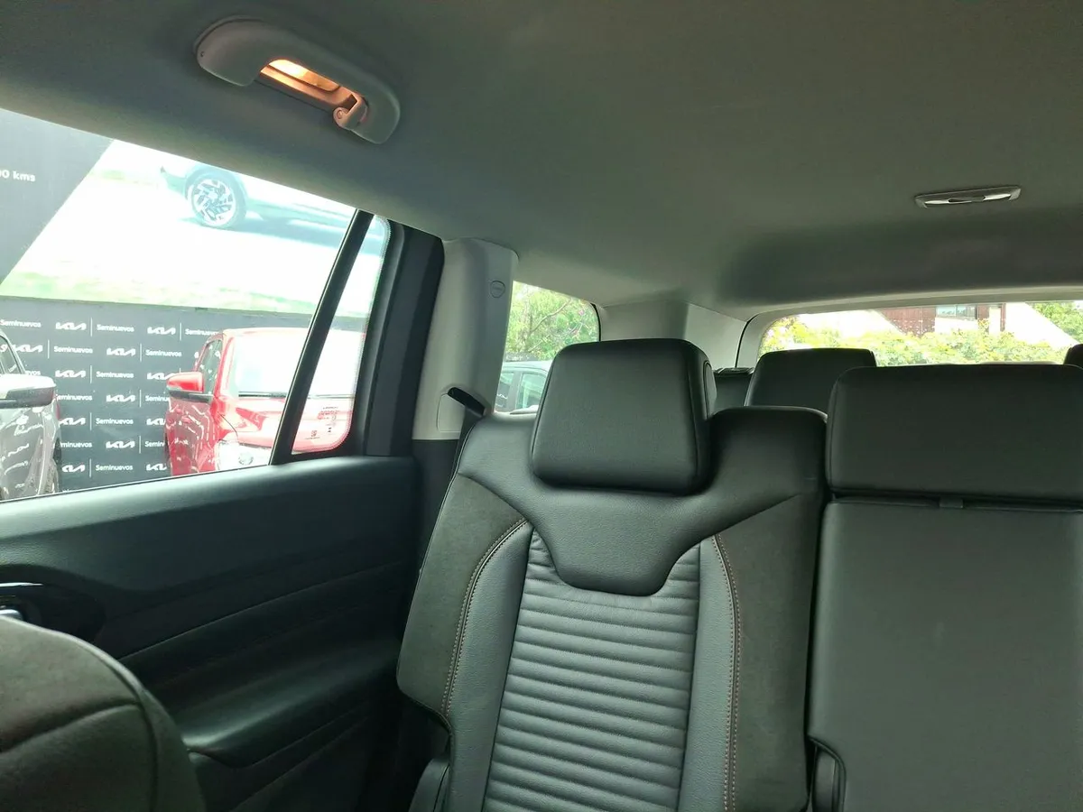 Jeep Commander 2.0t Limited Td380 Dies 4x4 9at 5p año 2025