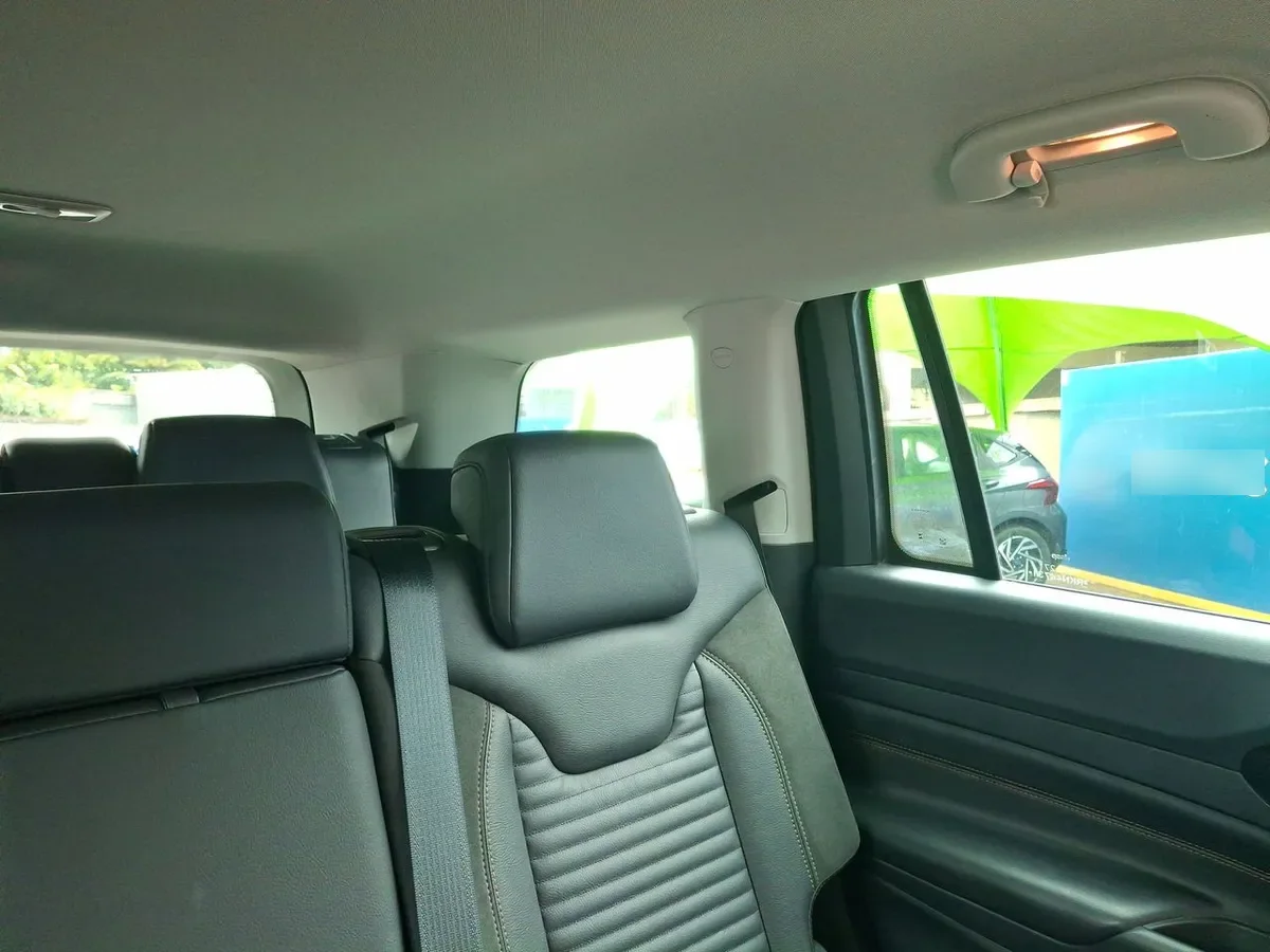 Jeep Commander 2.0t Limited Td380 Dies 4x4 9at 5p año 2025