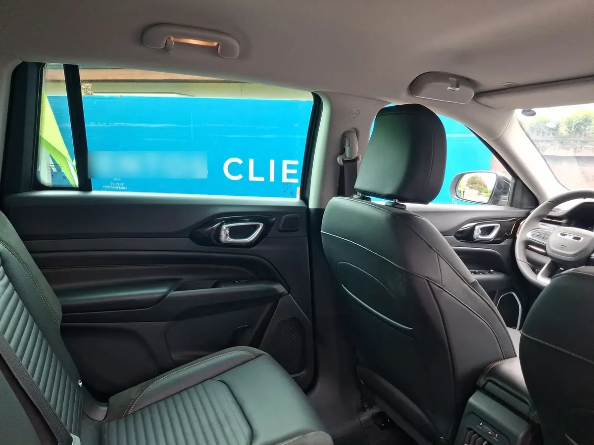 Jeep Commander 2.0t Limited Td380 Dies 4x4 9at 5p año 2025