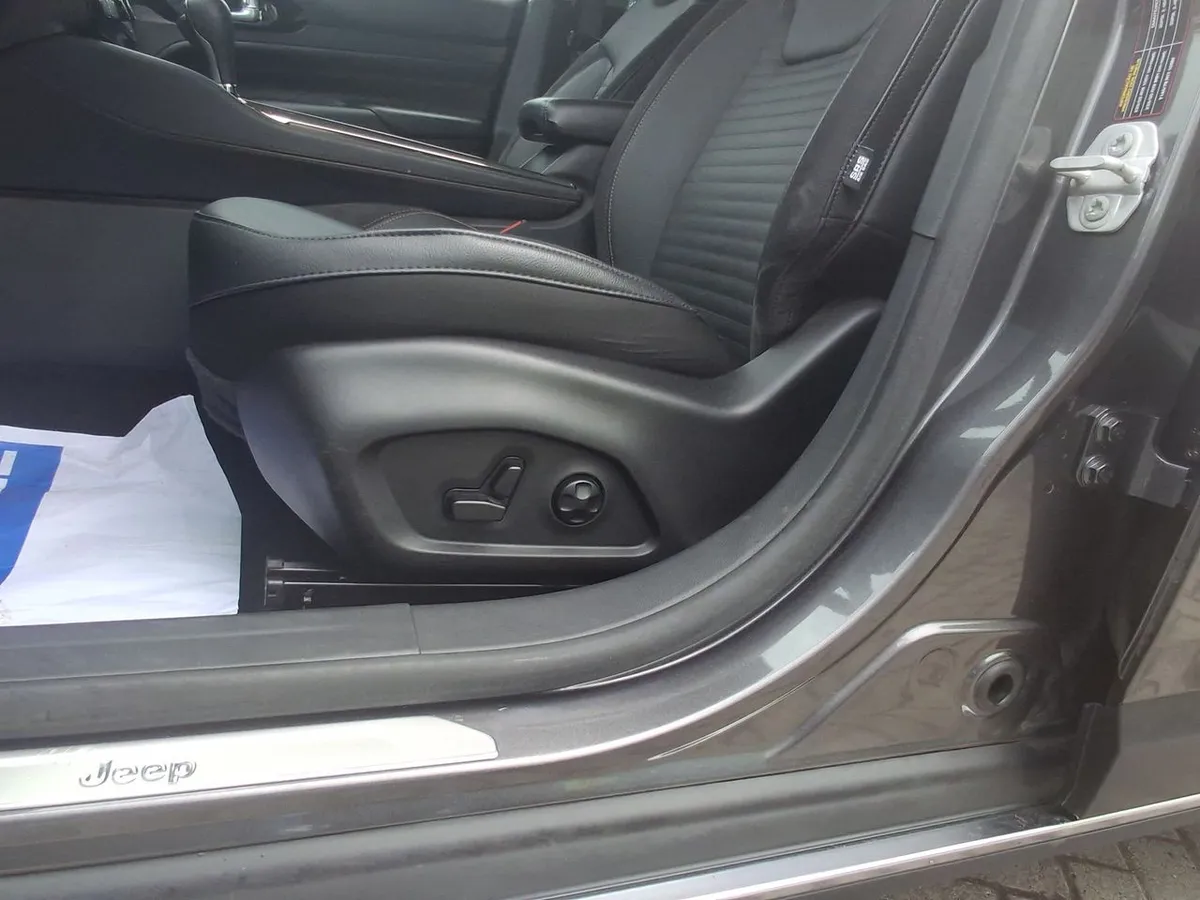 Jeep Commander 2.0t Limited Td380 Dies 4x4 9at 5p año 2025