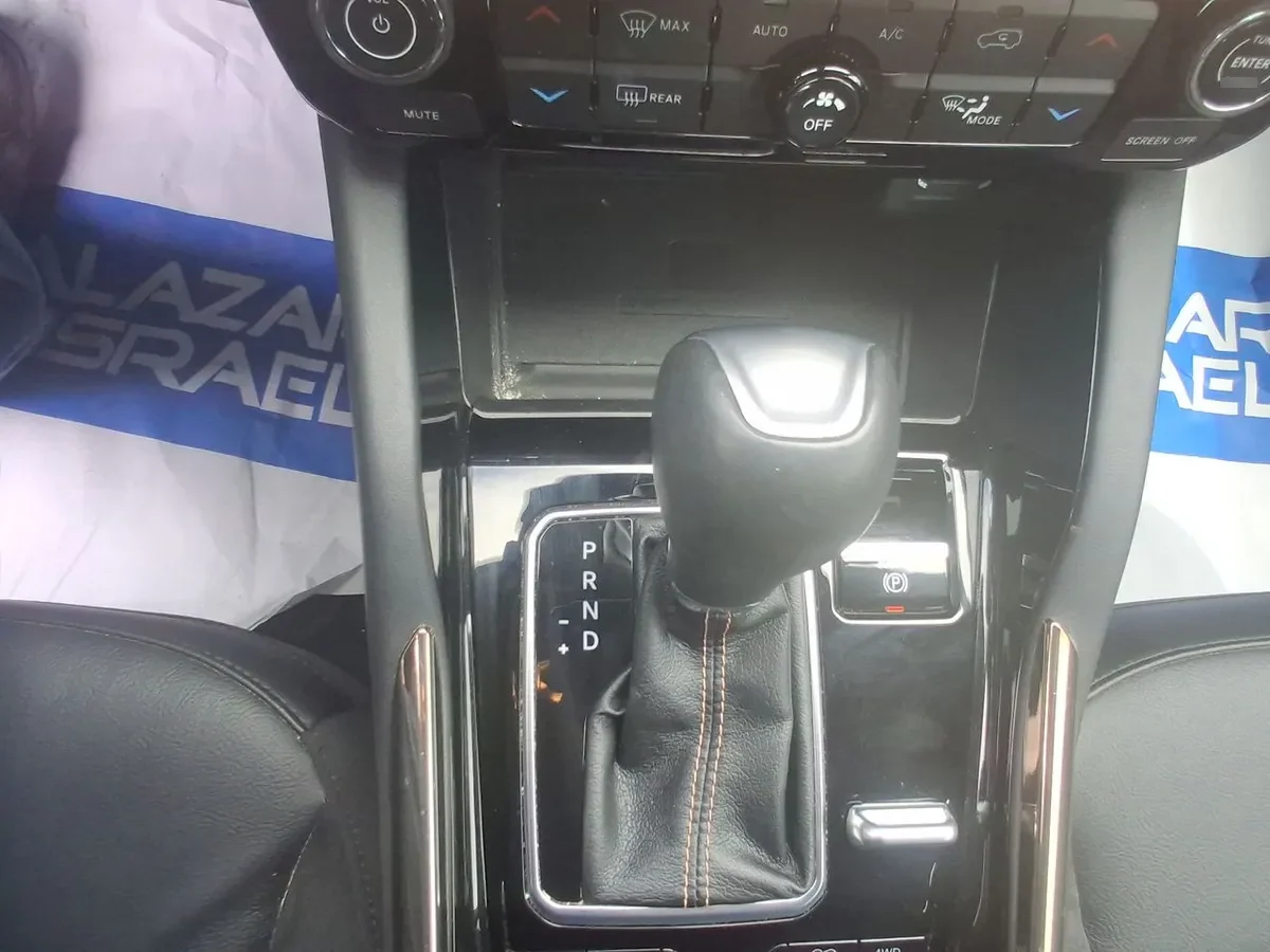 Jeep Commander 2.0t Limited Td380 Dies 4x4 9at 5p año 2025