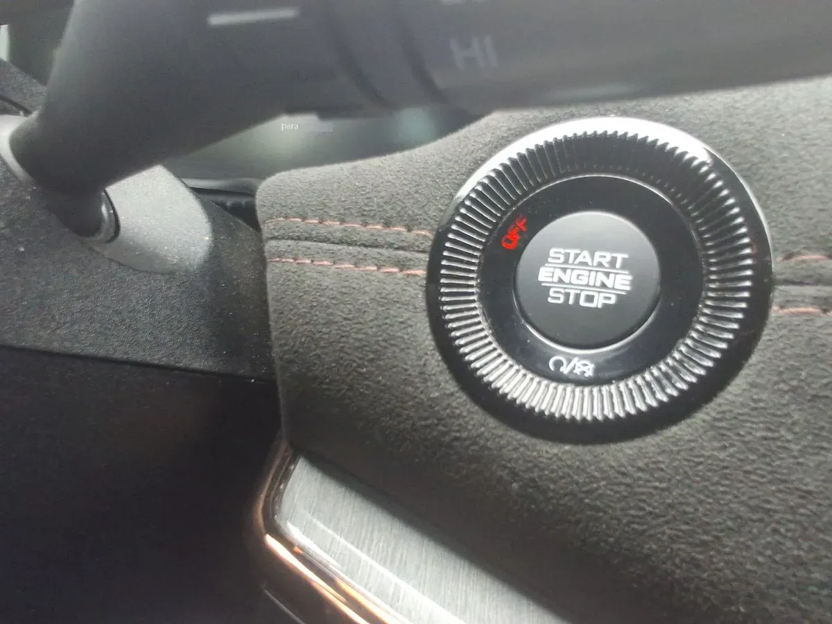 Jeep Commander 2.0t Limited Td380 Dies 4x4 9at 5p año 2025