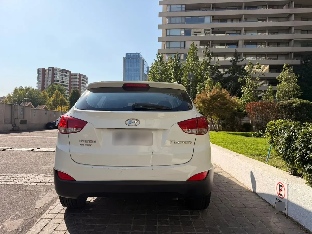 Hyundai Tucson 2.0 Gl 4x4 Ac 2ab Abs At año 2011