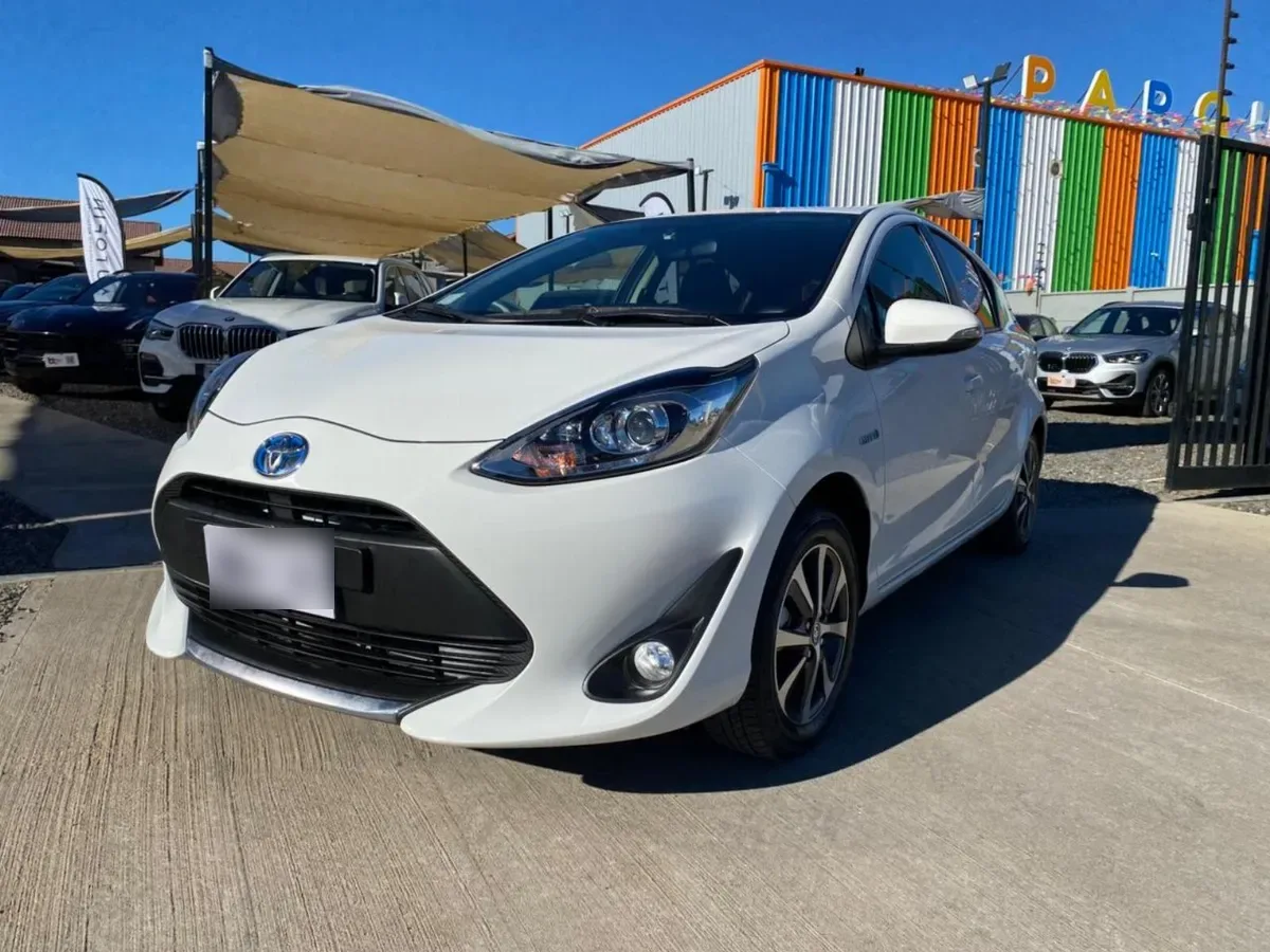 Toyota Prius C Hb 1.5 año 2021