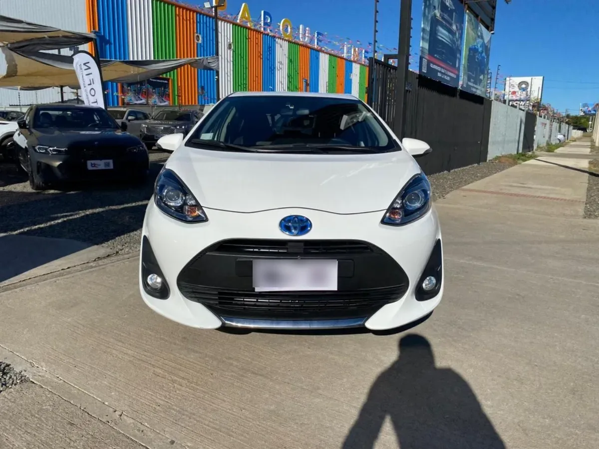 Toyota Prius C Hb 1.5 año 2021
