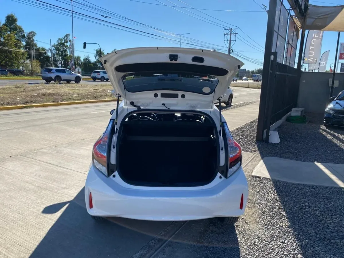 Toyota Prius C Hb 1.5 año 2021