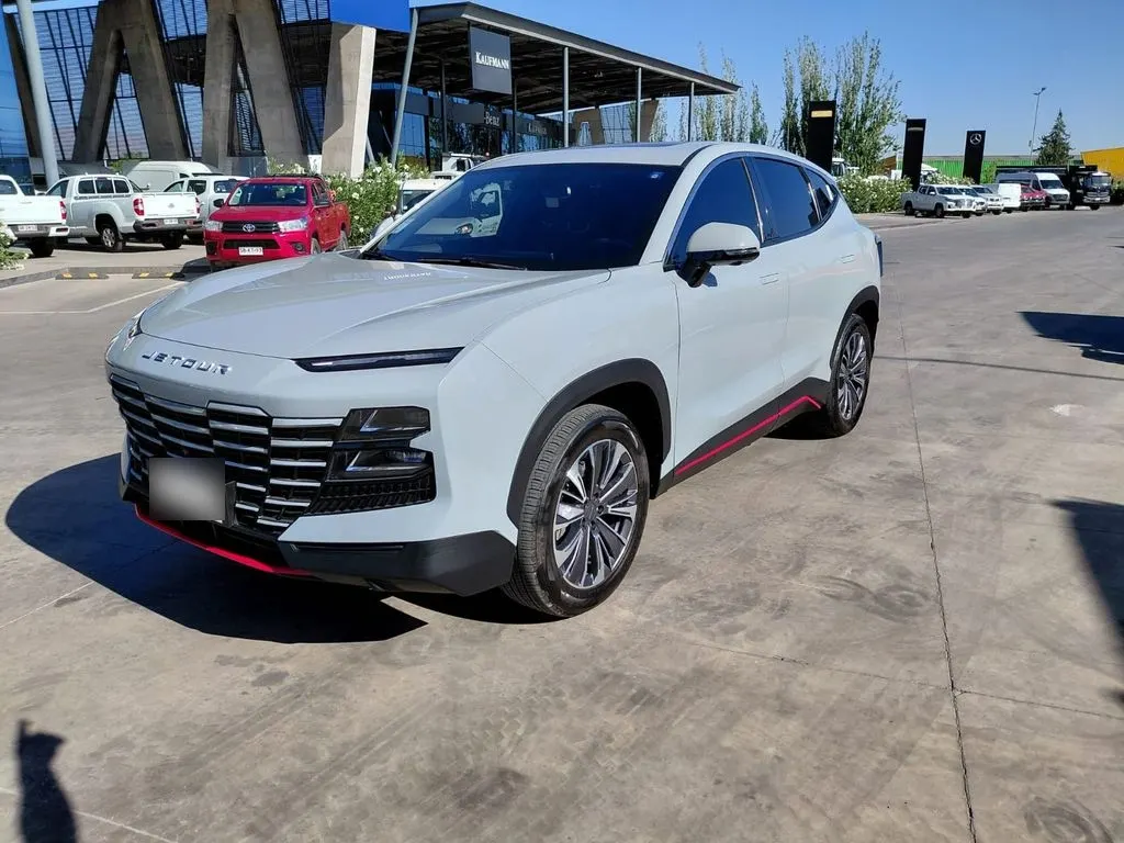 Jetour Dashing 1.5t Lux 4x2 Mt 5p año 2024