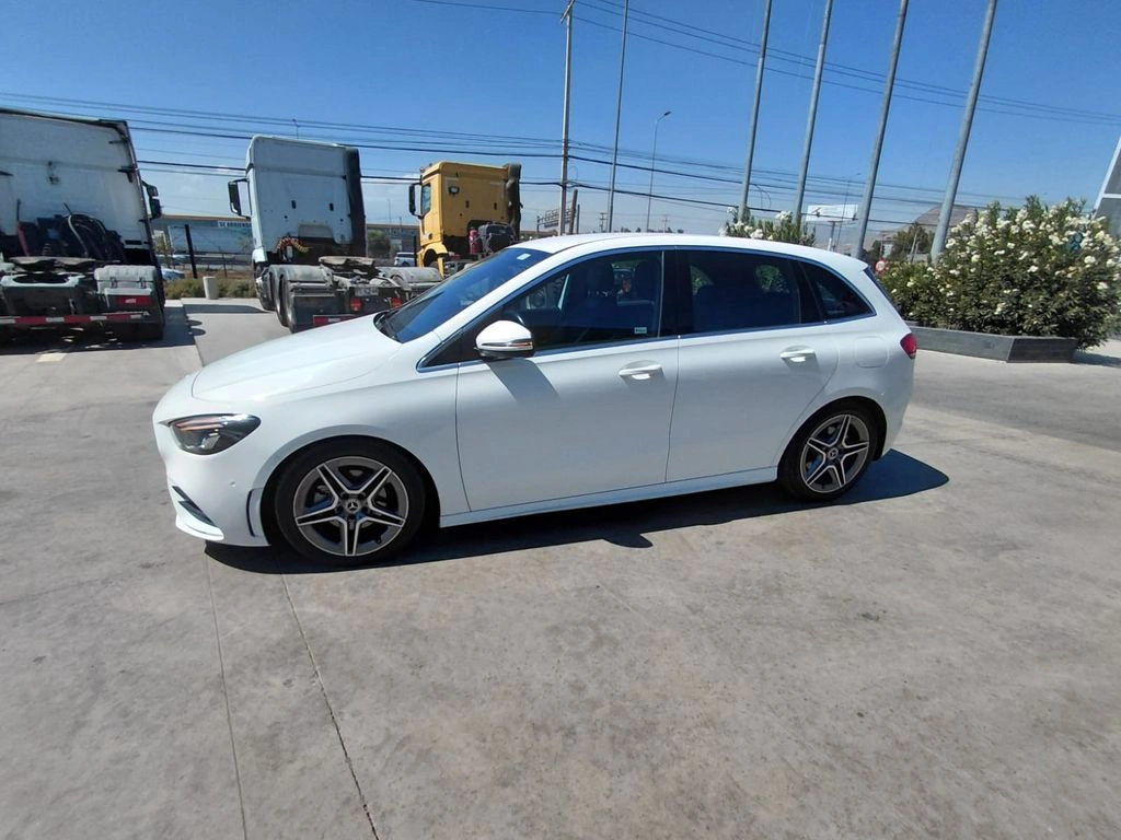 Mercedes-benz B 200 4x2 año 2022