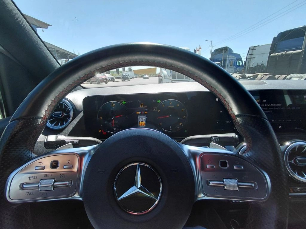 Mercedes-benz B 200 4x2 año 2022