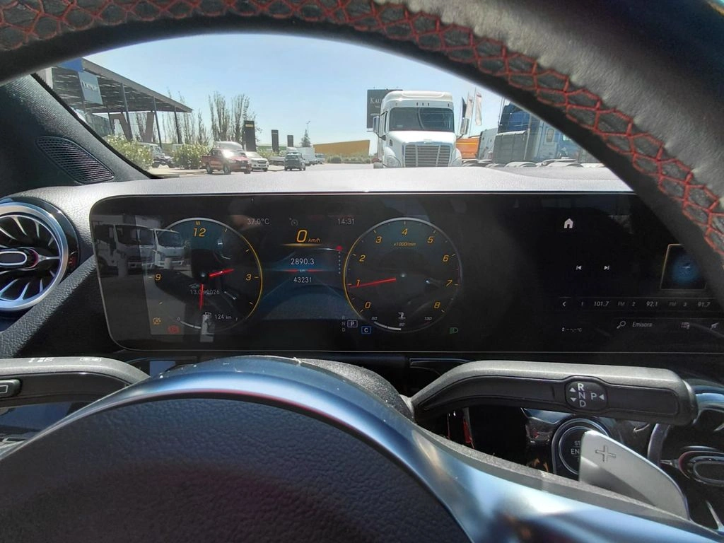 Mercedes-benz B 200 4x2 año 2022