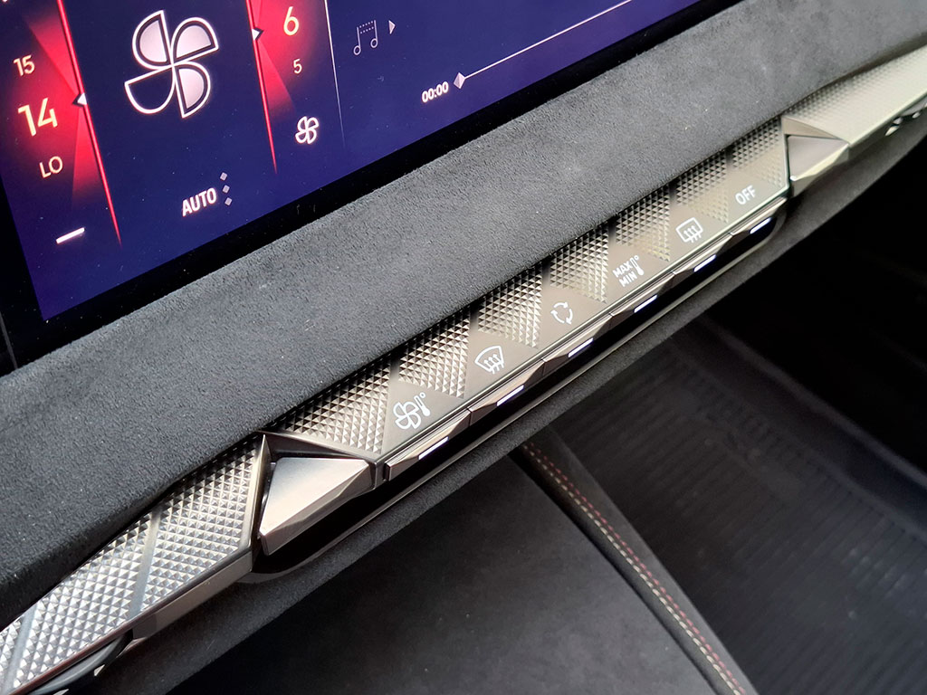 DS Automobiles 4 1.6 Performance Line año 2023