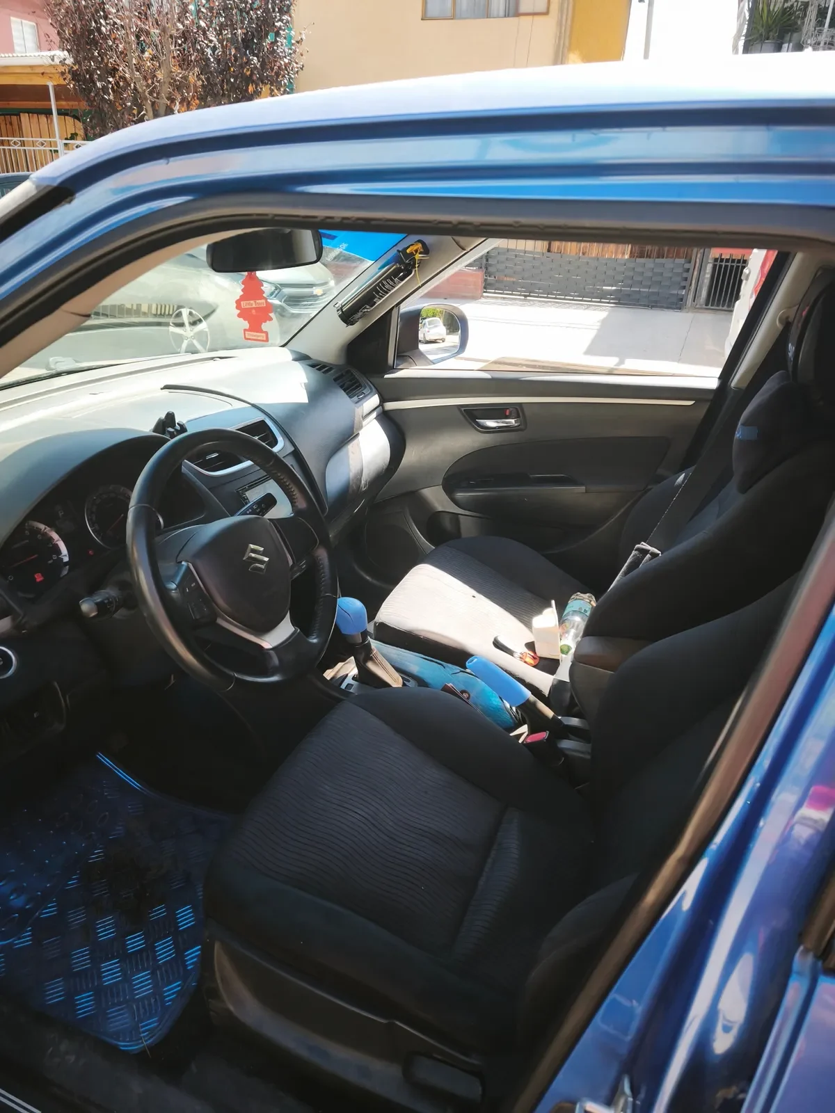 SUZUKI SWIFT 1.3 Gl Mt año 2011