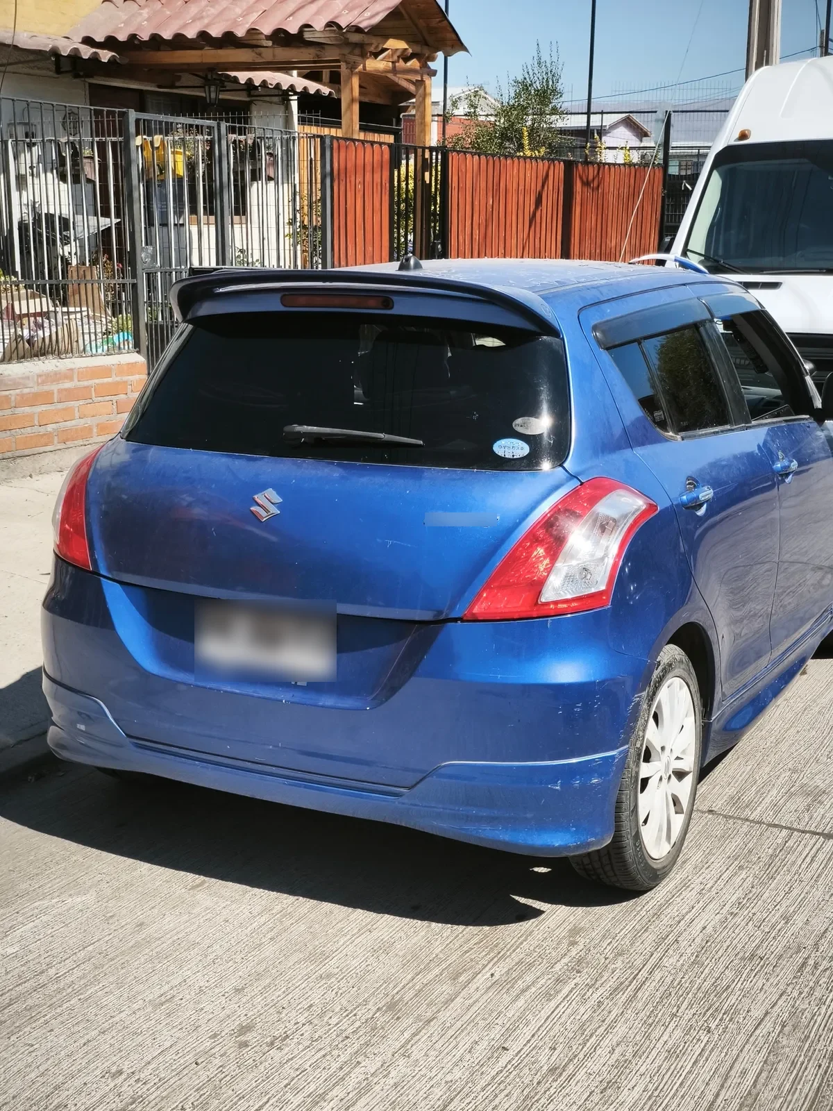 SUZUKI SWIFT 1.3 Gl Mt año 2011