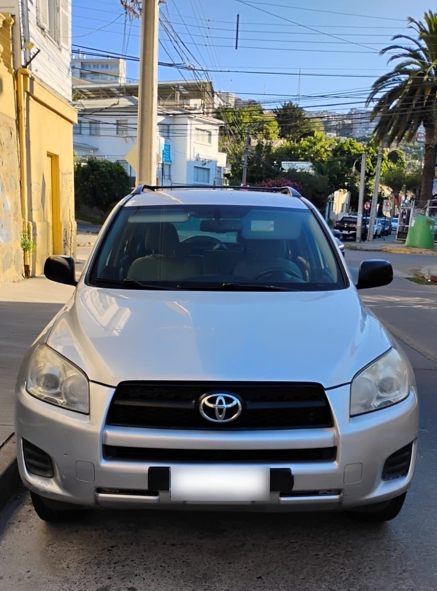 Toyota Rav4 2.4 Advantage Mt 4x2 año 2012