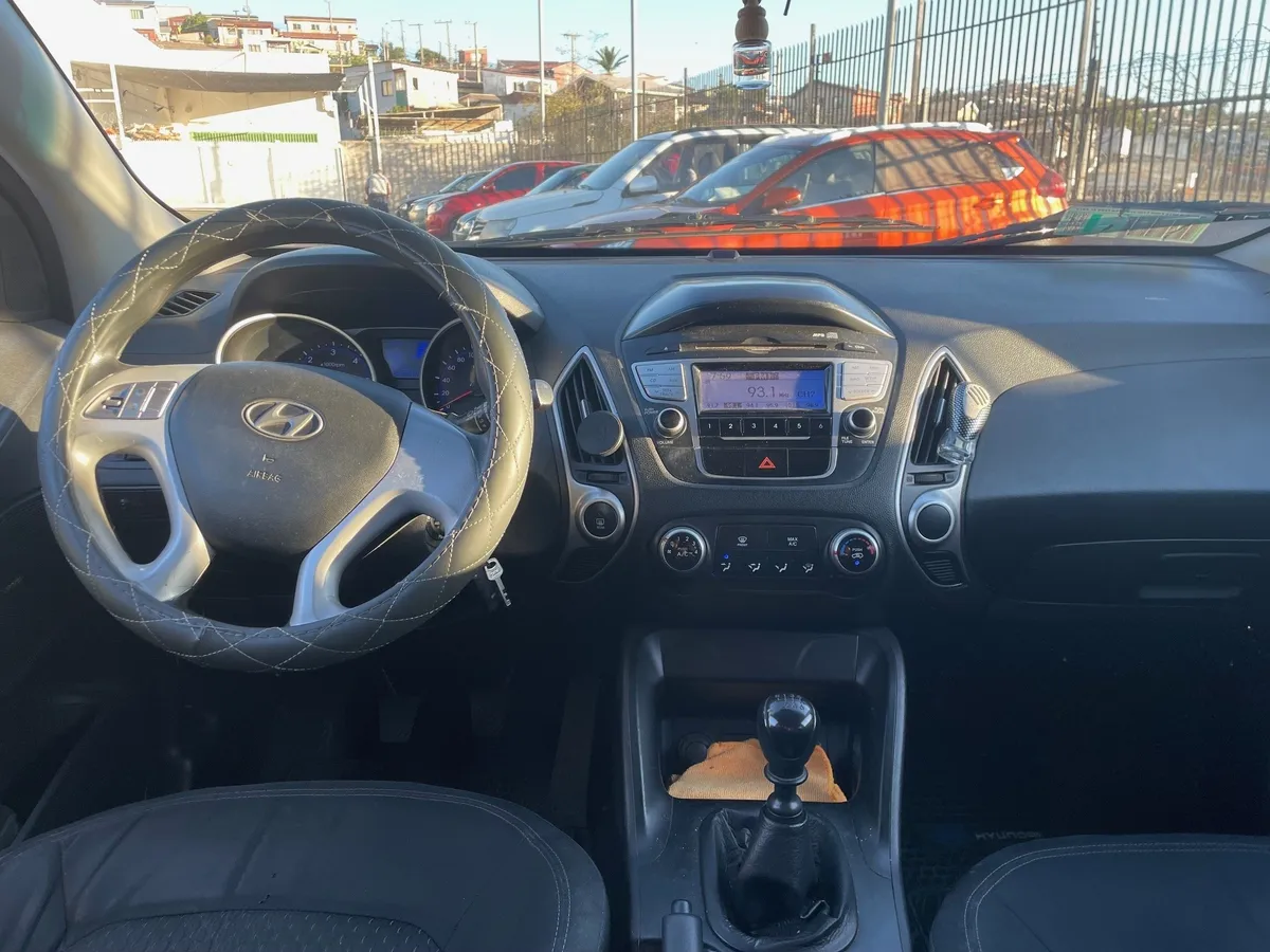 HYUNDAI TUCSON 2.0 Lm Gl(base) Mt año 2013