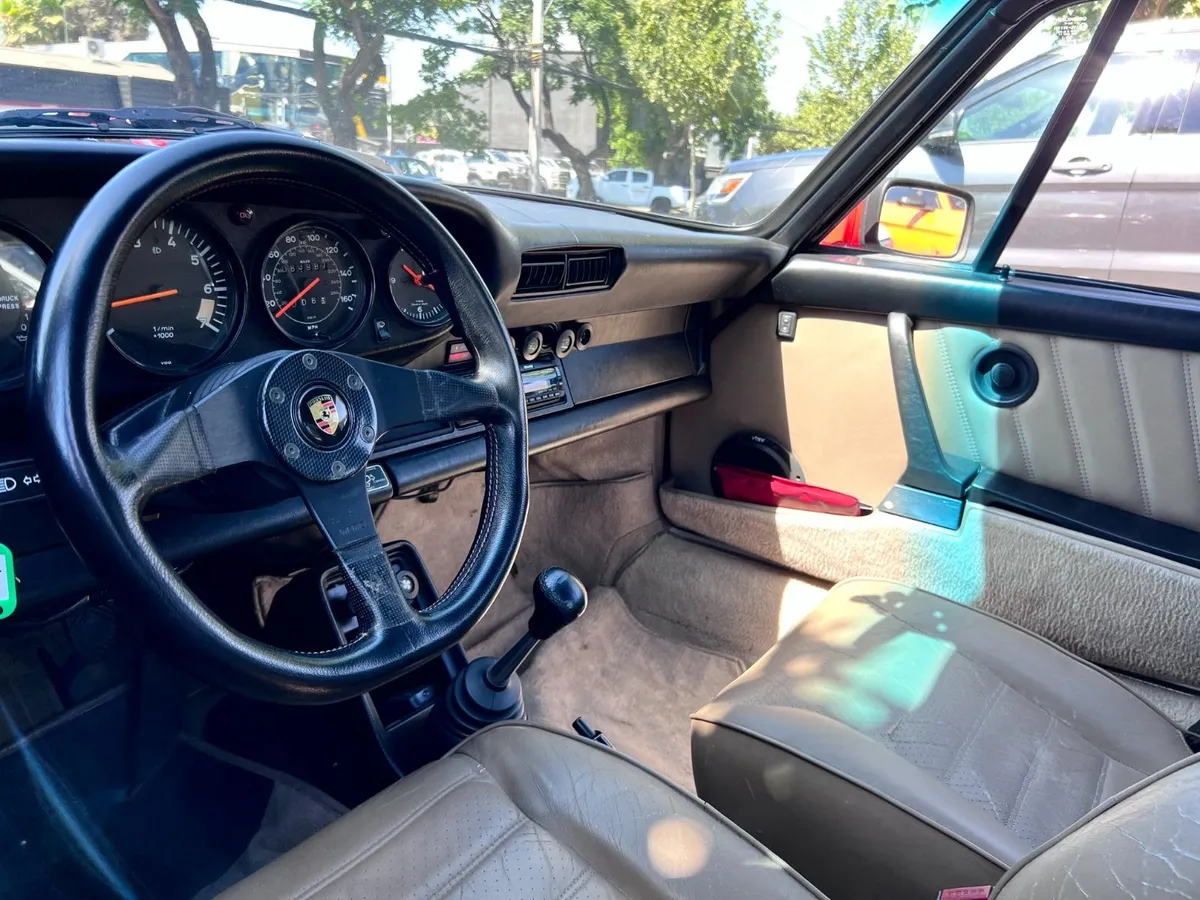 Porsche 911 Carrera año 1983