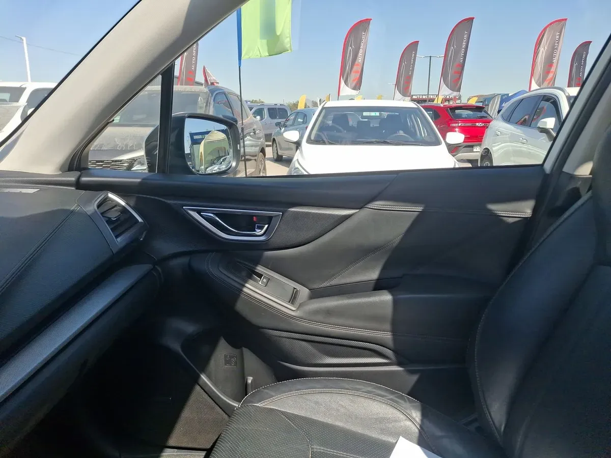 Subaru Forester 2.0i Limited Eyesight Awd At 5p año 2021